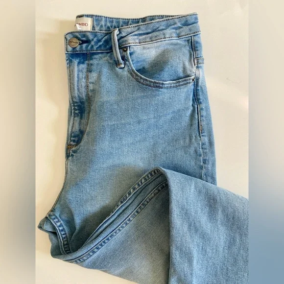 Driftwood Stella “cloud” straight relaxed leg jeans - Picture 4 of 15